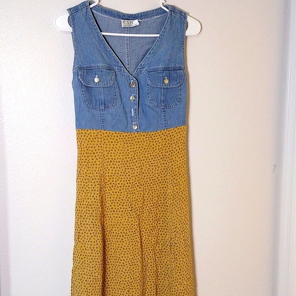 Vintage Dresses & Skirts - VINTAGE Caren Desiree Company size 8 dress denim floral golden yellow FLAW